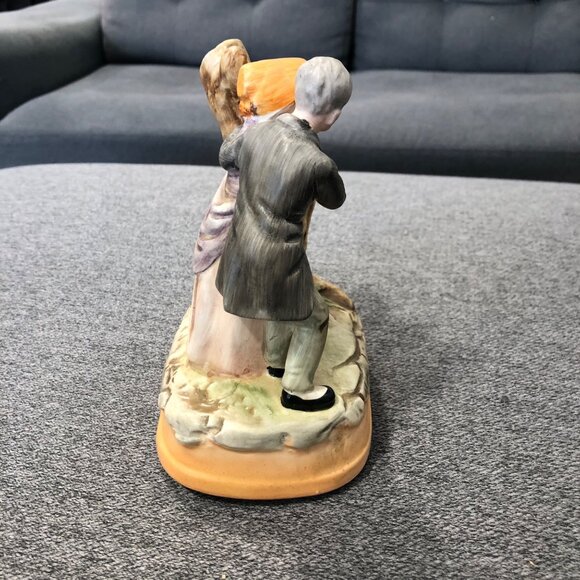 Elderly Couple Tree JS Love Heart Carving Vintage Ceramic Figurine Musical - Picture 6 of 8